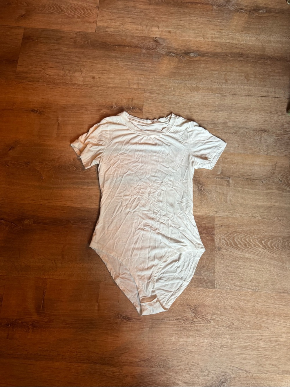 Classic Short Sleeve Bodysuit in white